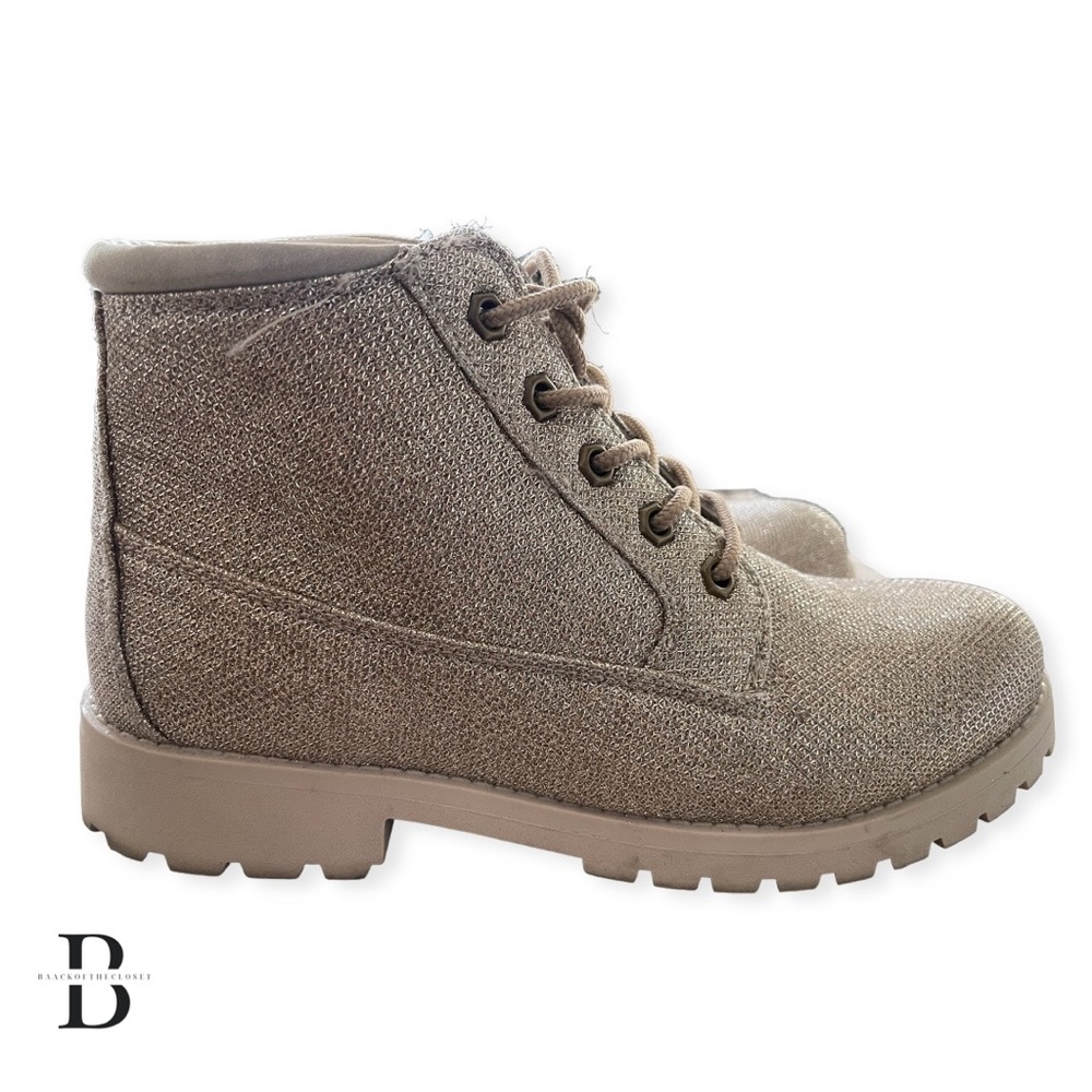 Cliffs by White Mountain boots